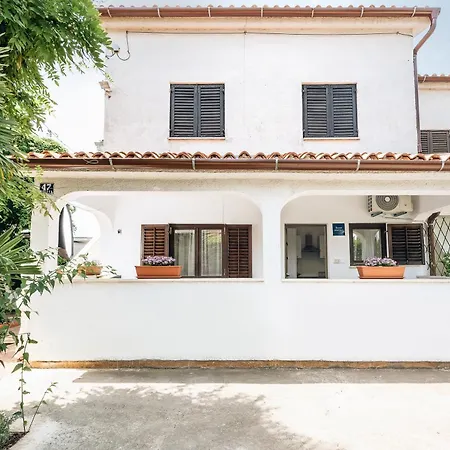 App Ana Apartment Porec