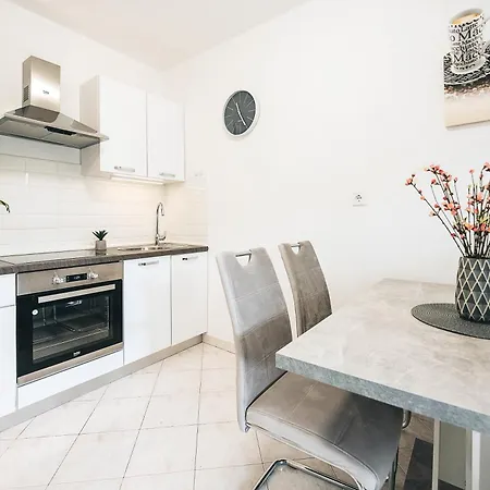 Apartment App Ana *